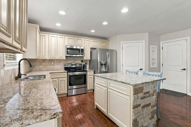 130 Cessna Ct, Taylorsville, KY 40071