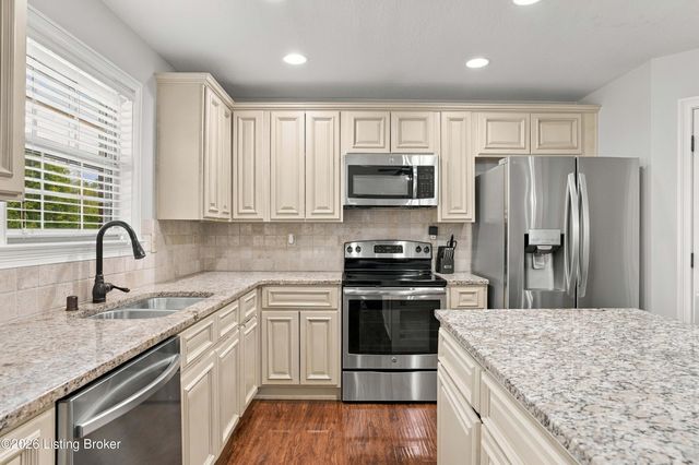 130 Cessna Ct, Taylorsville, KY 40071