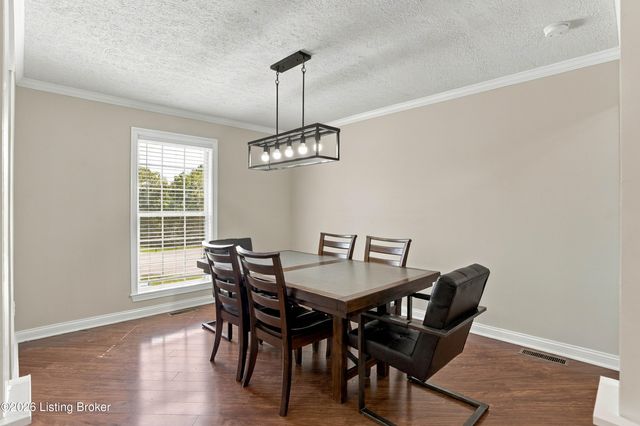 130 Cessna Ct, Taylorsville, KY 40071