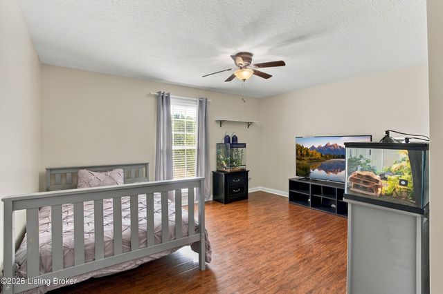 130 Cessna Ct, Taylorsville, KY 40071