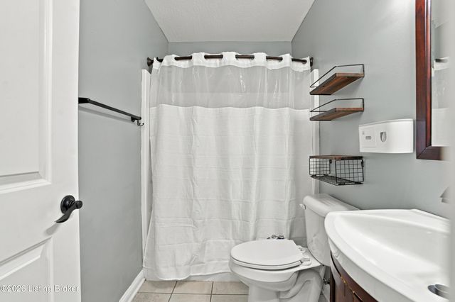 130 Cessna Ct, Taylorsville, KY 40071