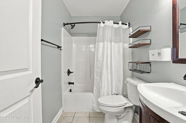 130 Cessna Ct, Taylorsville, KY 40071