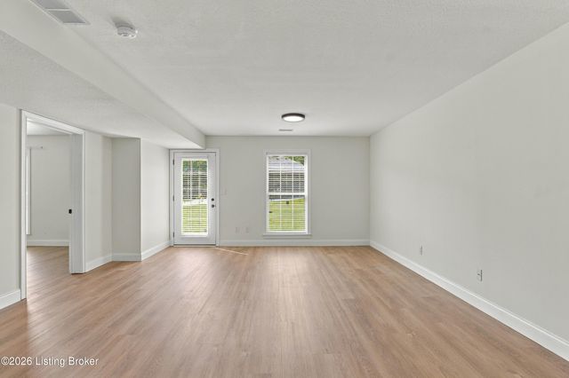 130 Cessna Ct, Taylorsville, KY 40071
