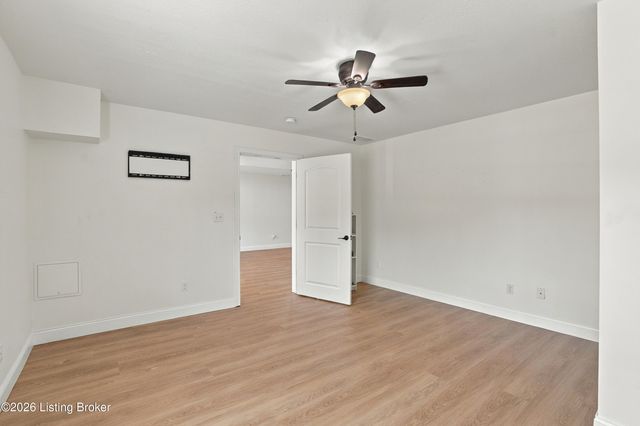 130 Cessna Ct, Taylorsville, KY 40071