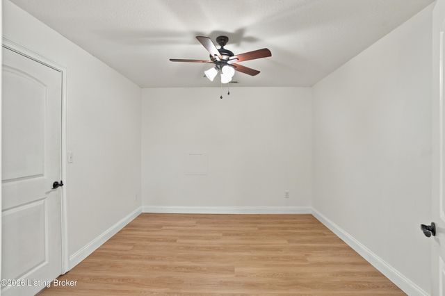 130 Cessna Ct, Taylorsville, KY 40071
