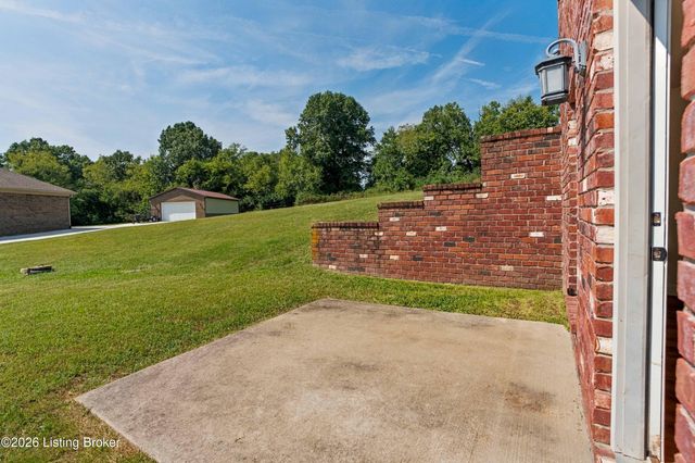 130 Cessna Ct, Taylorsville, KY 40071