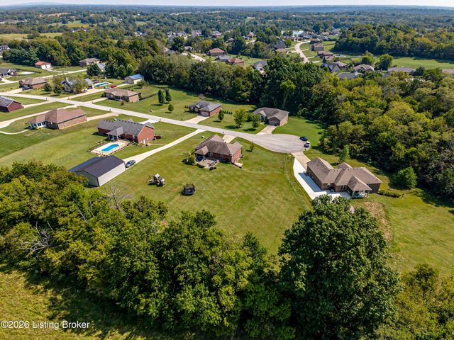 130 Cessna Ct, Taylorsville, KY 40071
