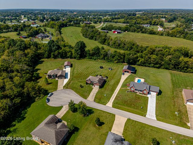130 Cessna Ct, Taylorsville, KY 40071