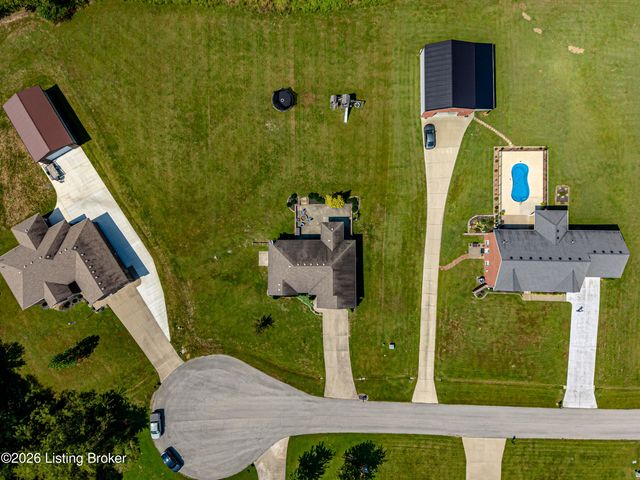 130 Cessna Ct, Taylorsville, KY 40071