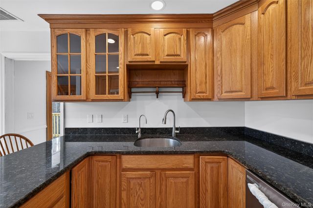 36 Sands Point Road, Washingtonville, NY 10992