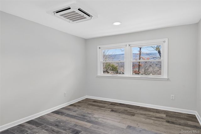 36 Sands Point Road, Washingtonville, NY 10992