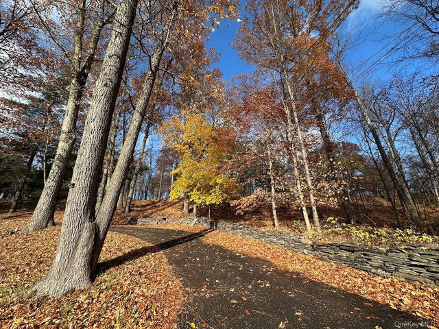 36 Sands Point Road, Washingtonville, NY 10992