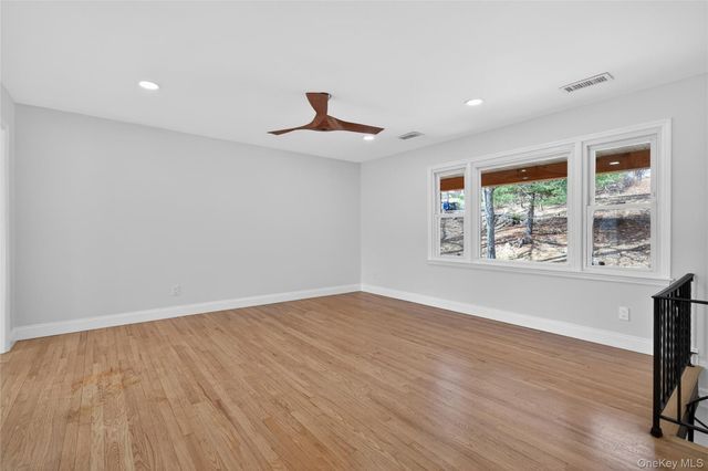 36 Sands Point Road, Washingtonville, NY 10992