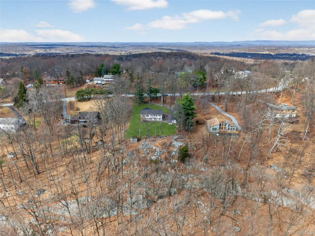 36 Sands Point Road, Washingtonville, NY 10992