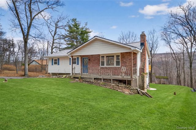 36 Sands Point Road, Washingtonville, NY 10992