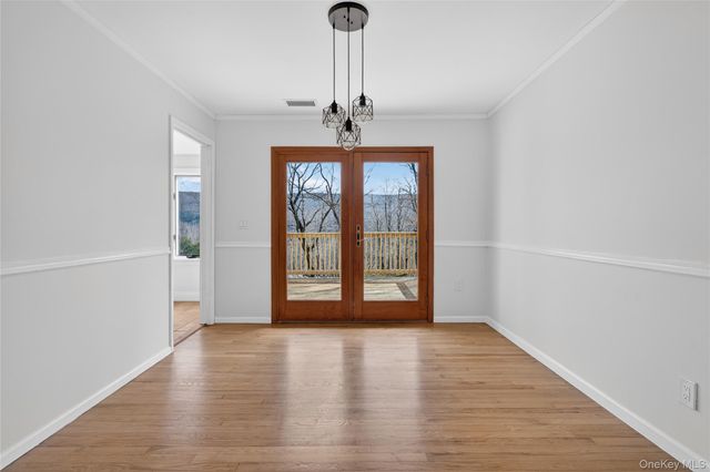 36 Sands Point Road, Washingtonville, NY 10992