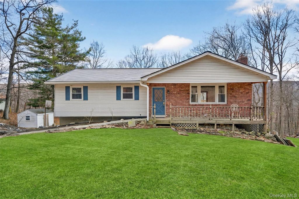 36 Sands Point Road, Washingtonville, NY 10992