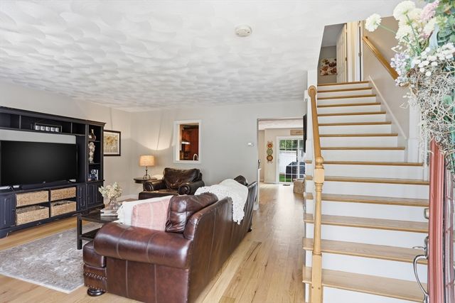 7 Jills Way 7, Tewksbury, MA 01876