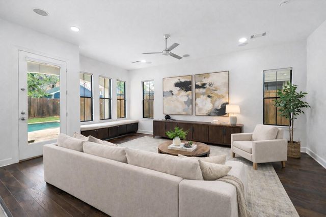 2011 Colorado Street, Houston, TX 77007