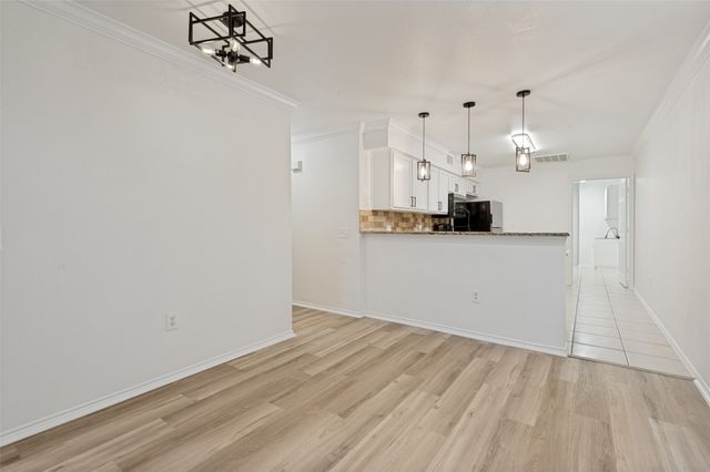 1004 Bridges Drive, Arlington, TX 76012