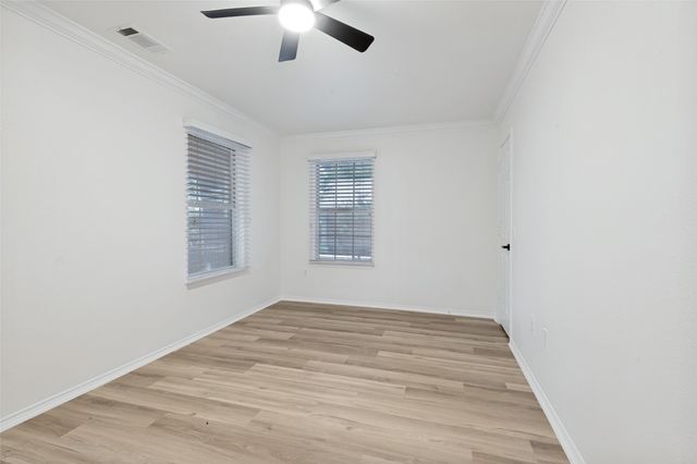 1004 Bridges Drive, Arlington, TX 76012