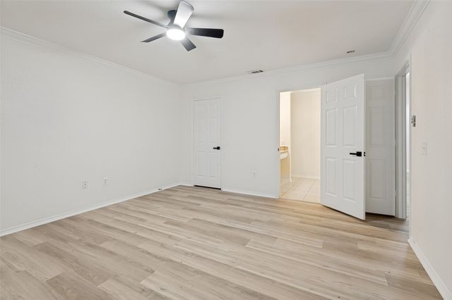1004 Bridges Drive, Arlington, TX 76012