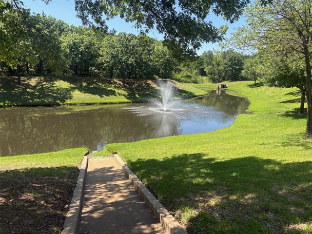 1004 Bridges Drive, Arlington, TX 76012
