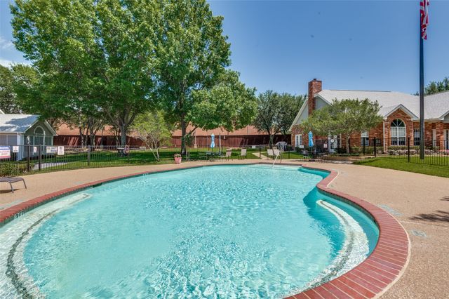 1004 Bridges Drive, Arlington, TX 76012