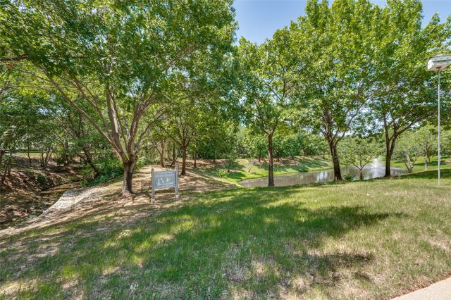 1004 Bridges Drive, Arlington, TX 76012