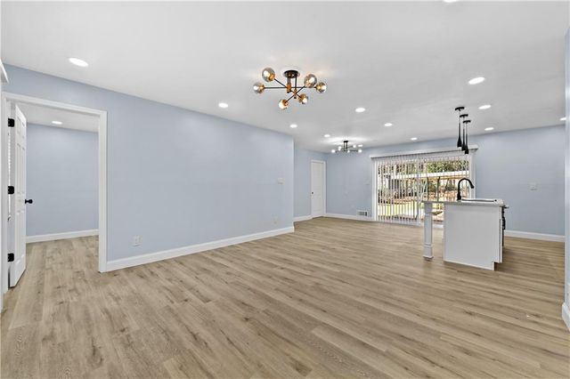 1728 Wayland NE Circle, Brookhaven, GA 30319