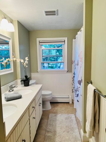 21 Elmwood Avenue, Salem, NH 03079