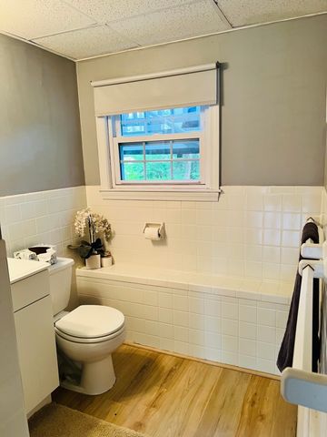 21 Elmwood Avenue, Salem, NH 03079