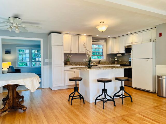 21 Elmwood Avenue, Salem, NH 03079
