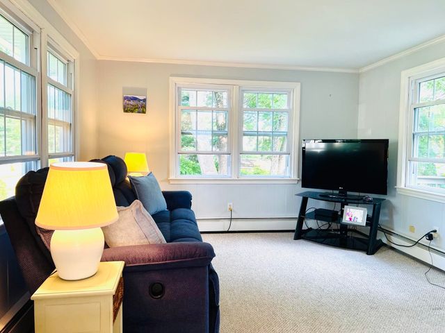 21 Elmwood Avenue, Salem, NH 03079