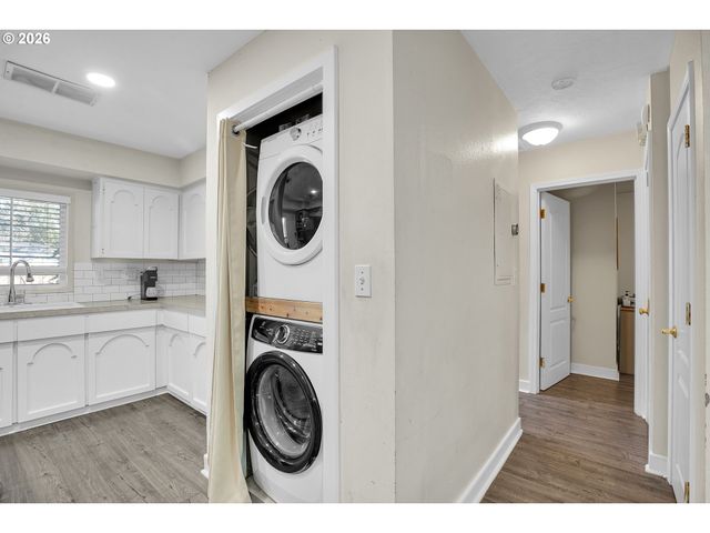 11446 Ne SAN RAFAEL St, Portland, OR 97220