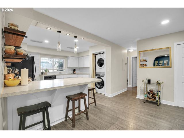 11446 Ne SAN RAFAEL St, Portland, OR 97220