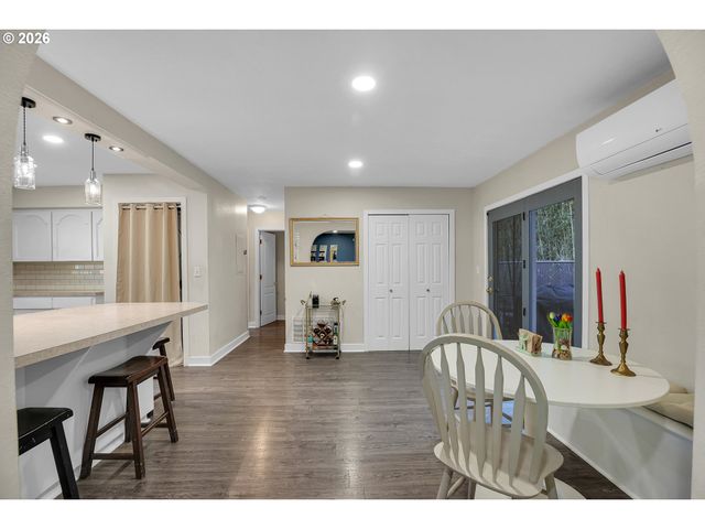 11446 Ne SAN RAFAEL St, Portland, OR 97220