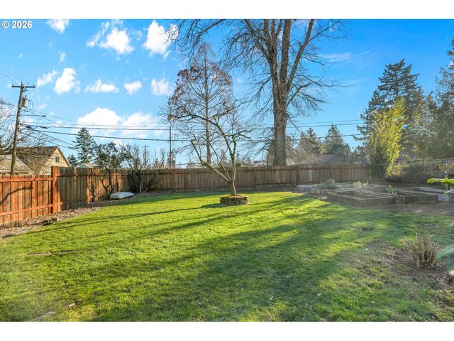 11446 Ne SAN RAFAEL St, Portland, OR 97220