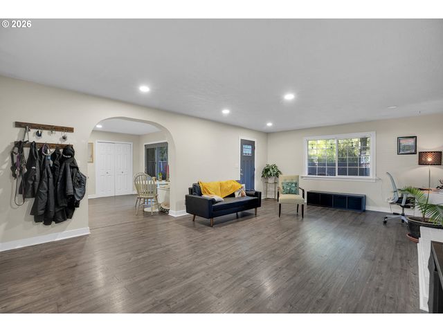 11446 Ne SAN RAFAEL St, Portland, OR 97220