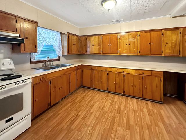 308 Herring, Leesville, LA 71446