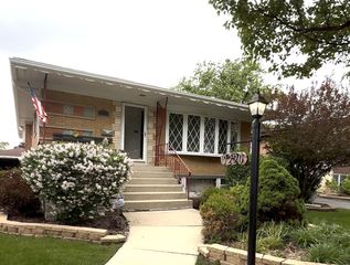 9220 Parkside Avenue, Oak Lawn, IL 60453