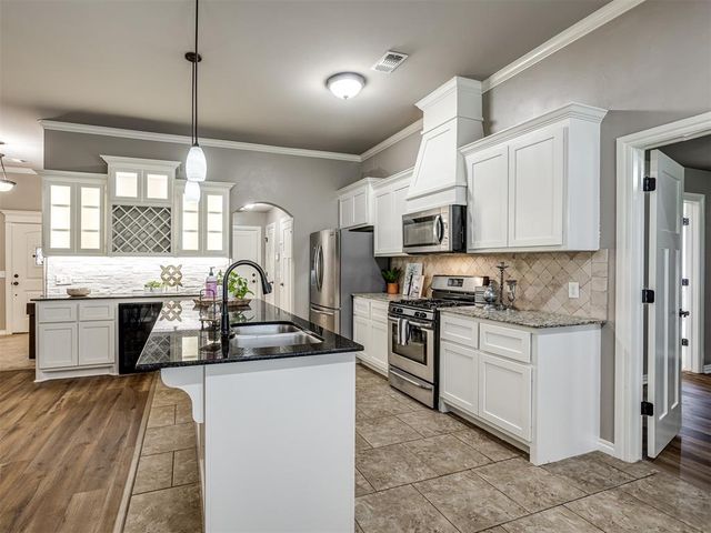 4901 Wister Lane, Edmond, OK 73025