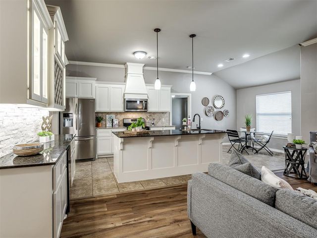 4901 Wister Lane, Edmond, OK 73025
