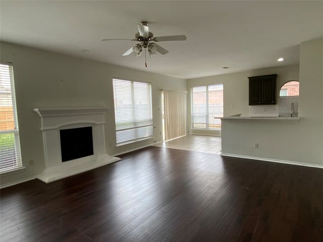 1107 Eastbrook Drive, Glenn Heights, TX 75154