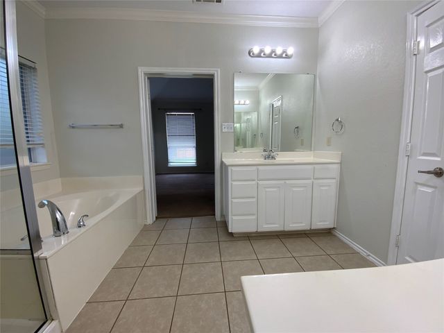 1107 Eastbrook Drive, Glenn Heights, TX 75154