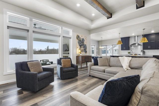 1725 RED OAK STREET, Green Bay, WI 54313