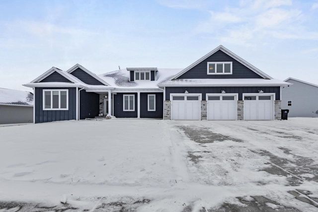 1725 RED OAK STREET, Green Bay, WI 54313