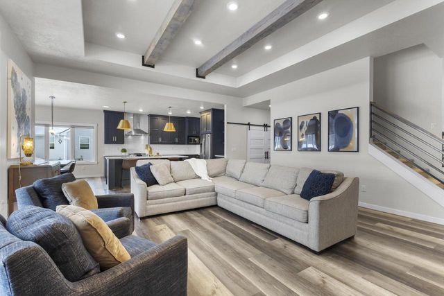 1725 RED OAK STREET, Green Bay, WI 54313