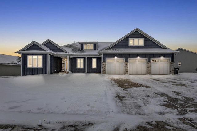 1725 RED OAK STREET, Green Bay, WI 54313