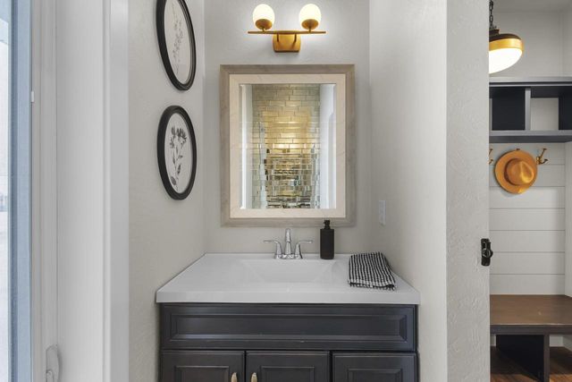 1725 RED OAK STREET, Green Bay, WI 54313